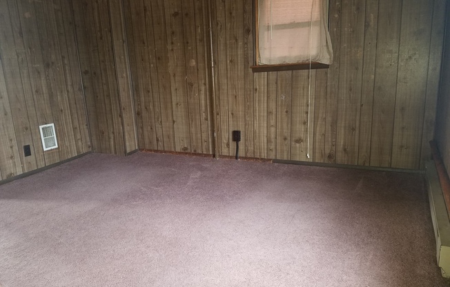 2 beds, 1 bath, $995