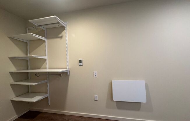 Studio, 1 bath, 175 sqft, $1,315, Unit 423