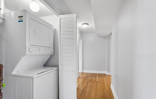 2 beds, 2 baths, 664 sqft, $2,300, Unit 401