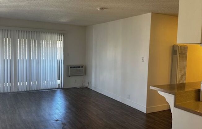 2 beds, 1 bath, 825 sqft, $2,200, Unit 312