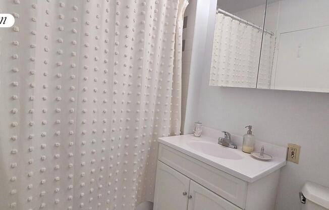 2 beds, 2.5 baths, $8,200, Unit 10C