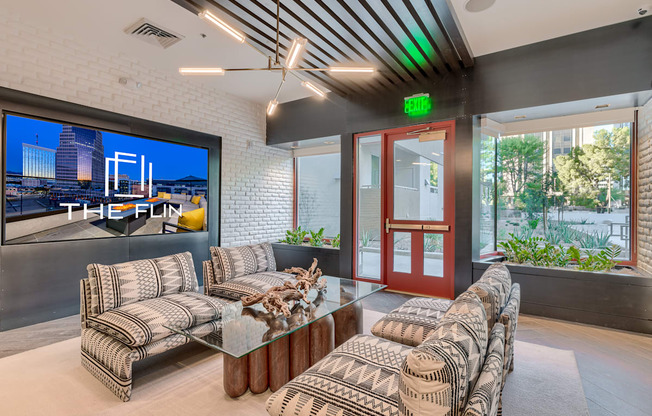 indoor seating at lounge l