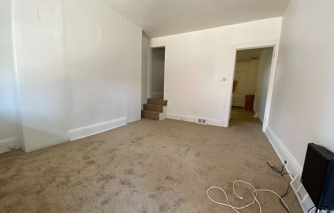 South Oakland 2BR Duplex with Back Yard Space! Call Today to Schedule an Appointment!