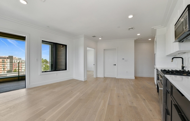 1 bed, 1 bath, 710 sqft, $3,000, Unit 401