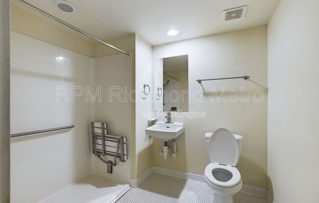 2 beds, 2 baths, 865 sqft, $1,400, Unit 119