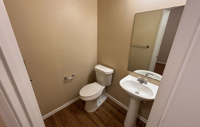 3 beds, 2.5 baths, $1,045, Unit 10718 Mathom Lndg Unit 2