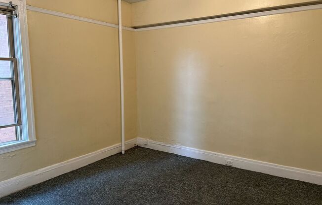 3 beds, 1.5 baths, $2,375, Unit 5806 Howe - 3