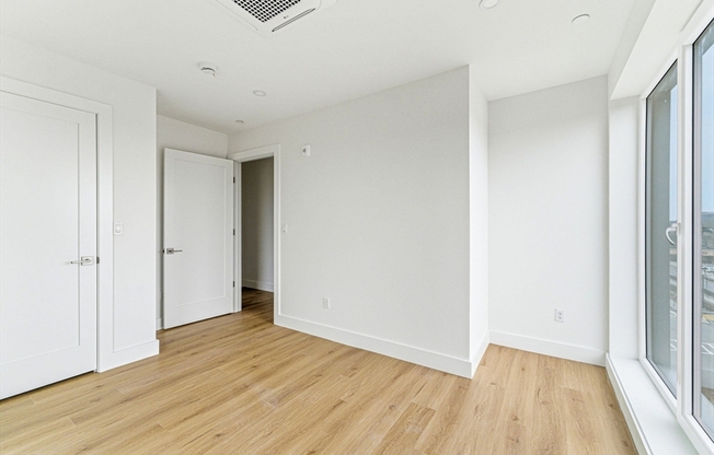 2 beds, 2 baths, 951 sqft, $4,375, Unit 201