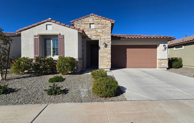 Pristine home in amenity rich Estrella Mountain Ranch!