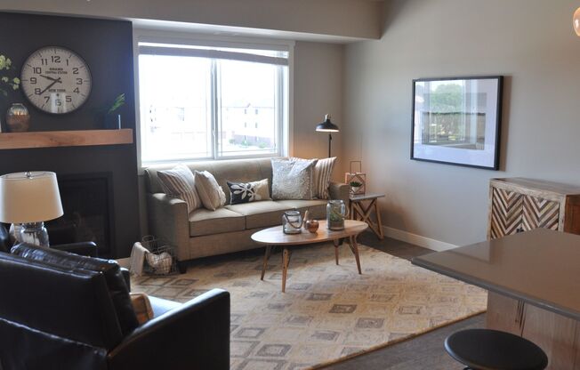 3 beds, 2.5 baths, $2,395, Unit 343