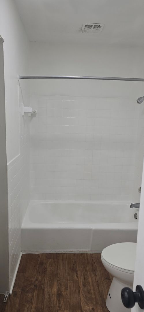 2 beds, 1 bath, 750 sqft, $1,100, Unit 110