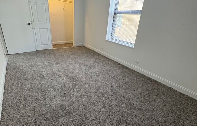 3 beds, 1 bath, 1,270 sqft, $1,350, Unit WW 201