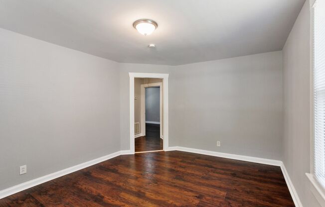 Large 3BR/2BA Home Walking Distance to Daffin Park