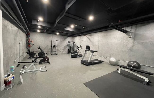 Studio, 1 bath, 574 sqft, $1,950, Unit Unit 307