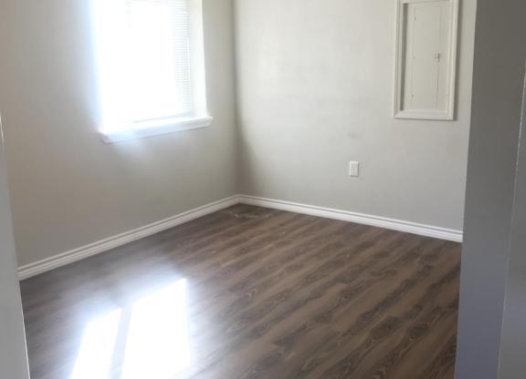 1 bed, 1 bath, 600 sqft, $749