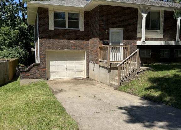 4942 STRONG AVE