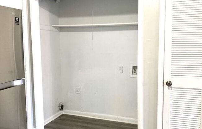 2 beds, 1 bath, $820