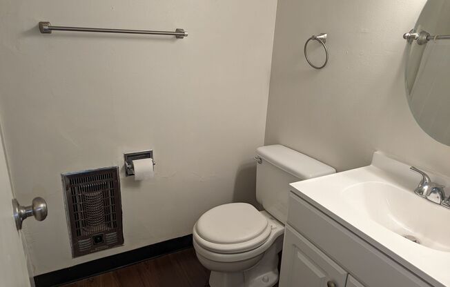 Studio, 1 bath, 350 sqft, $1,000, Unit 10