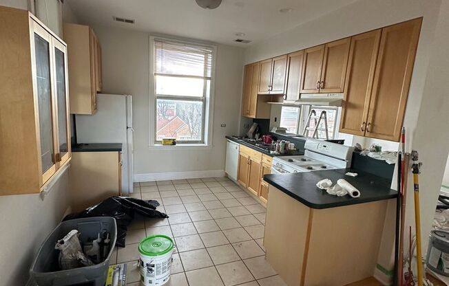 1 bed, 1 bath, 1,000 sqft, $1,600, Unit 4R