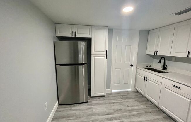 1 bed, 1 bath, 600 sqft, $1,350, Unit Unit 302