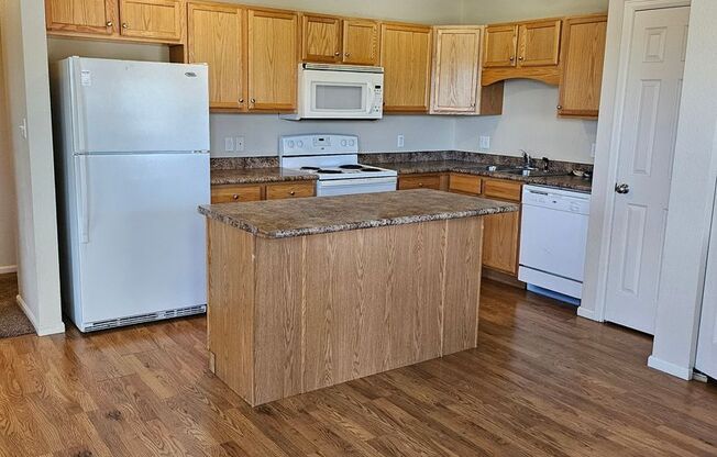 847-6 PRESS 940 VILLAGE CIR #A - D