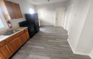 2 beds, 1 bath, $1,000, Unit Unit 2