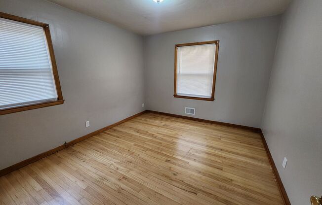 4 beds, 1 bath, $1,650