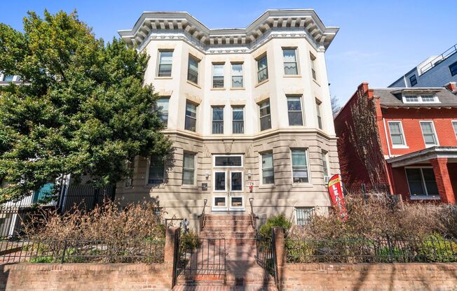 1773 LANIER FLATS