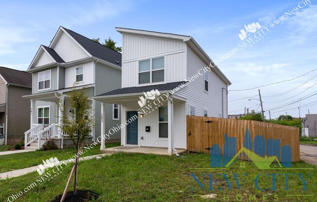 2 Bedroom, 1.5 Bathroom King-Lincoln/Bronzville Home with Off-Street Parking!