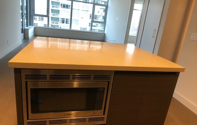 2 beds, 2 baths, $4,300, Unit Unit 2401