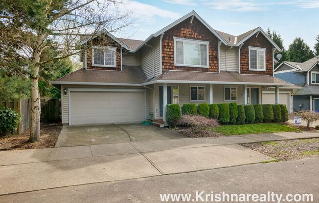 Gorgeous 3 BD* 2.5 BA* Updated Duplex Located in Historic Orenco in the Elk Meadows Community! *Spectacular Location* *Spacious Backyard!*