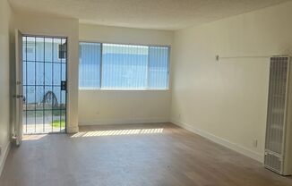 2 beds, 1 bath, 850 sqft, $2,500, Unit 13951 G