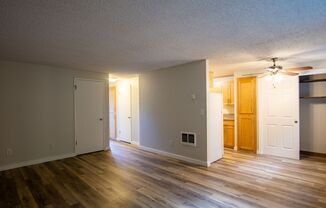 2 beds, 1 bath, $1,425, Unit 3932