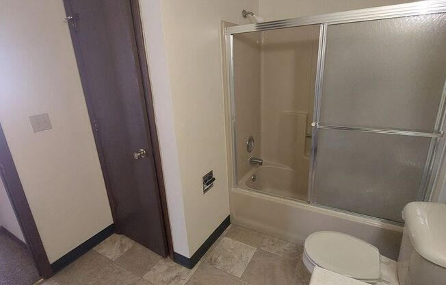 1 bed, 1 bath, 595 sqft, $859, Unit 1698-02