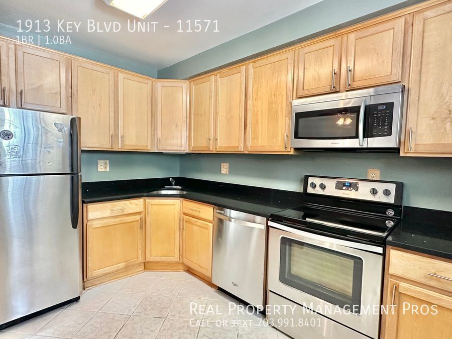 1913 KY BLVD