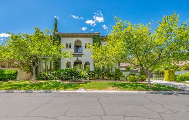 Fully Furnished Estate – Where Privacy Meets Luxury