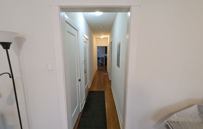 Top Floor Renovated 1 Bedroom