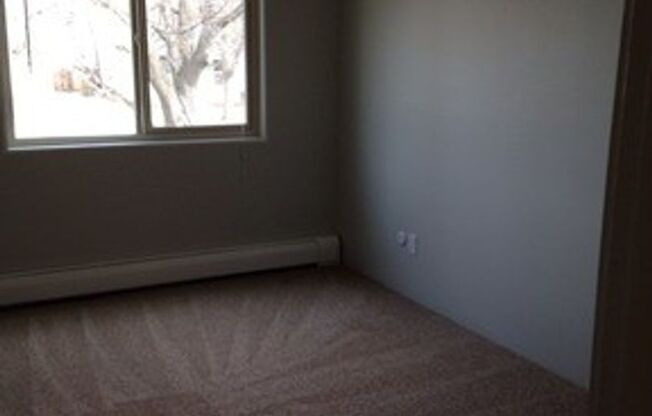 2 beds, 1 bath, 785 sqft, $1,200, Unit D201
