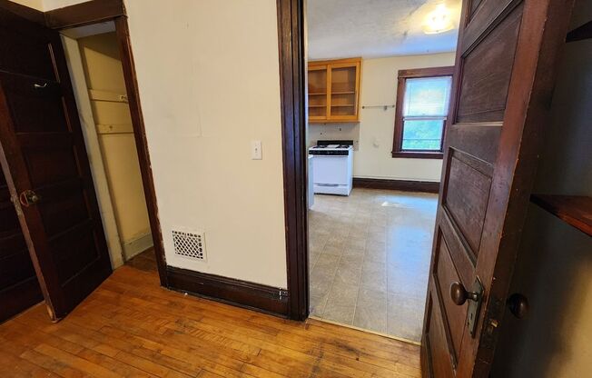 2 beds, 1 bath, $1,850