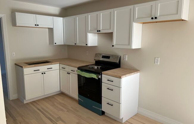 1 bed, 1 bath, 400 sqft, $1,950, Unit 1st Floor