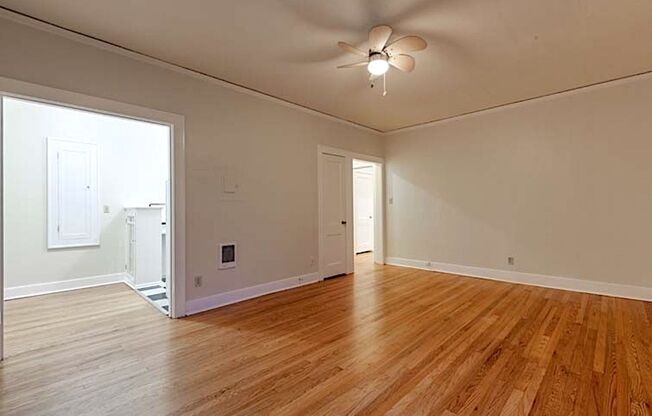 1 bed, 1 bath, 720 sqft, $1,575, Unit 114