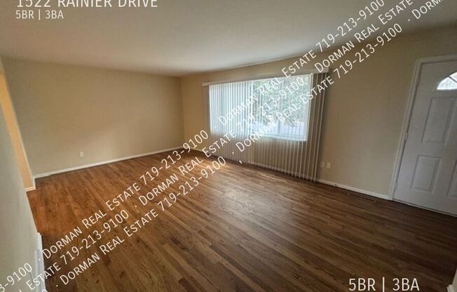 1522 RAINIER DR