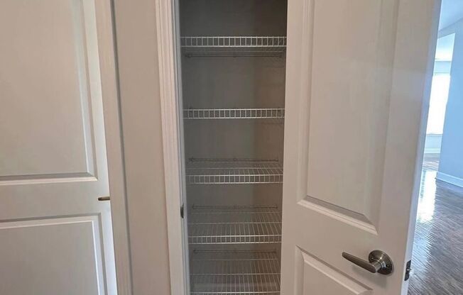 1 bed, 1 bath, 887 sqft, $2,674, Unit 0221