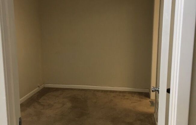 3 beds, 1.5 baths, $1,400, Unit Unit 23 all utilities included