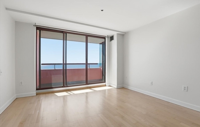2 beds, 2 baths, 1,050 sqft, $3,550, Unit 6-6W