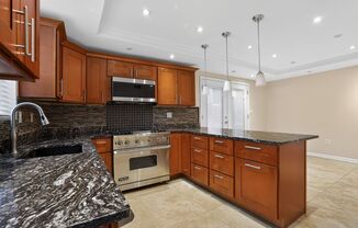 Spacious 1Bd/1Bth condo nestled in the heart of Old Town Alexandria! Pets Welcome!