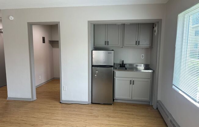 Studio, 1 bath, 450 sqft, $845, Unit 262-2