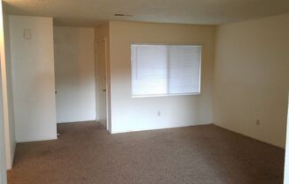 2 beds, 1 bath, 850 sqft, $1,100, Unit E