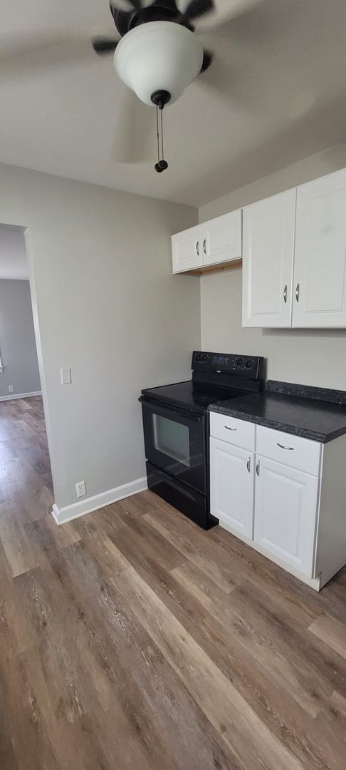 2 beds, 1 bath, $1,399