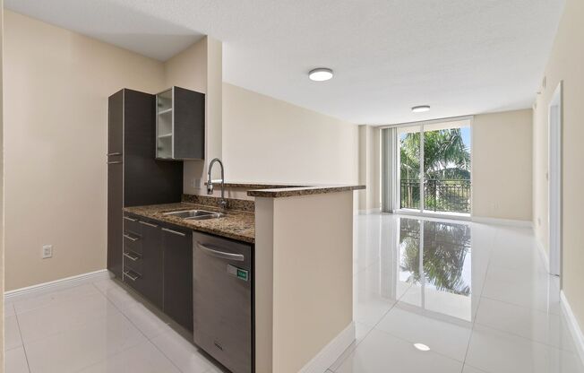 1 bed, 1 bath, 755 sqft, $2,550, Unit #426